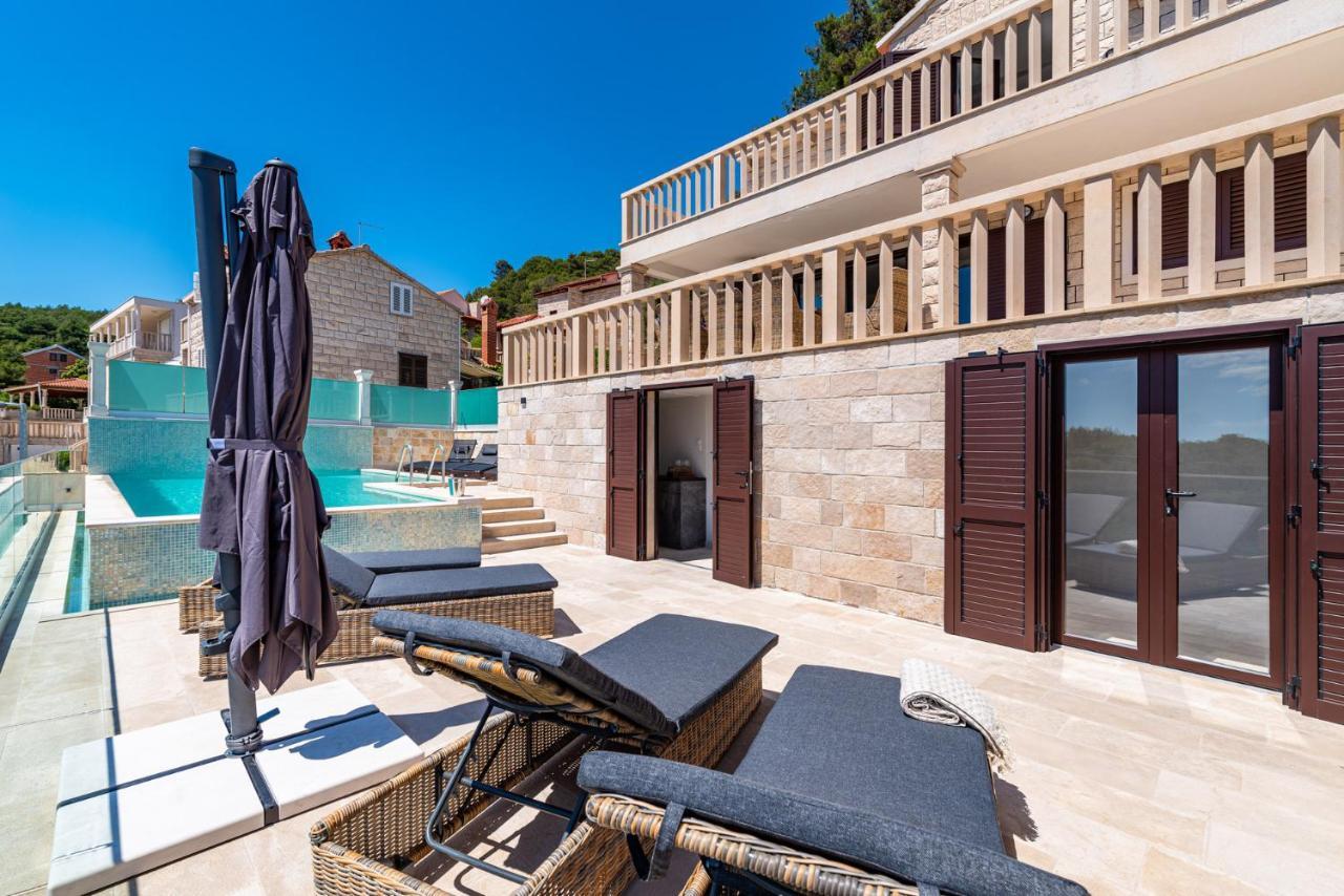 Villa Kadena - Luxury Seaside Villa With Private Heated Pool Selca  Exterior photo
