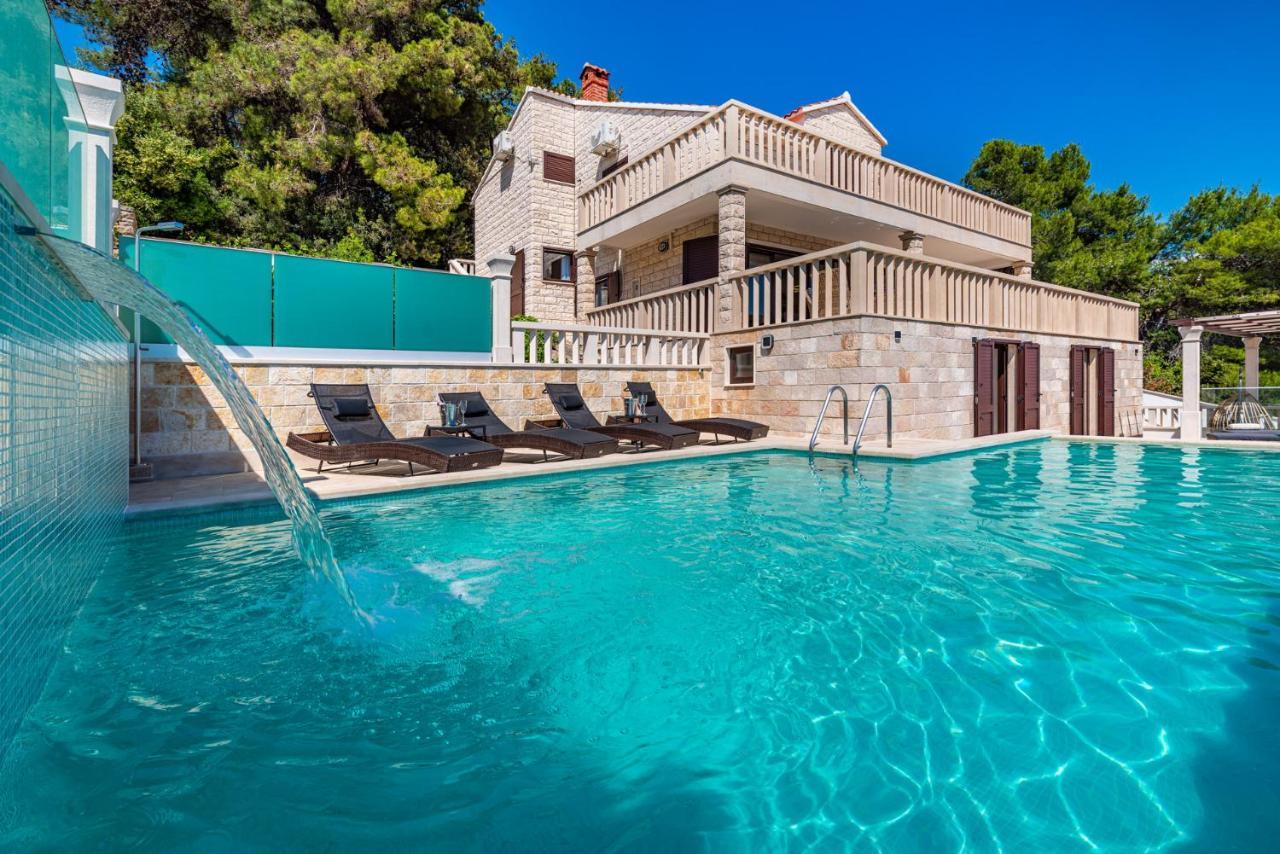 Villa Kadena - Luxury Seaside Villa With Private Heated Pool Selca  Exterior photo