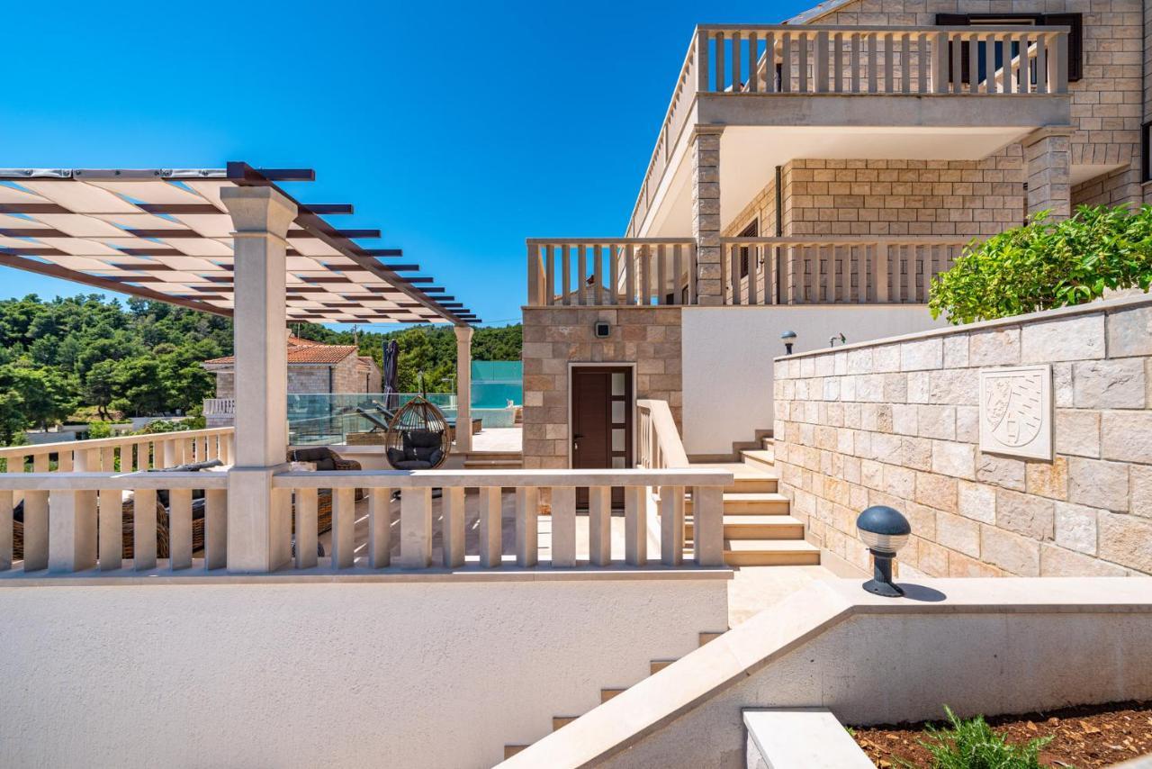Villa Kadena - Luxury Seaside Villa With Private Heated Pool Selca  Exterior photo