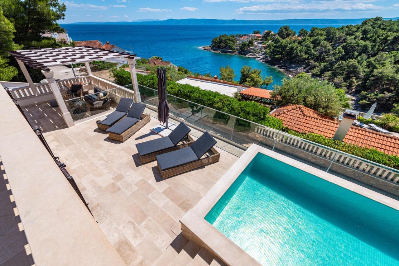 Villa Kadena - Luxury Seaside Villa With Private Heated Pool Selca  Exterior photo